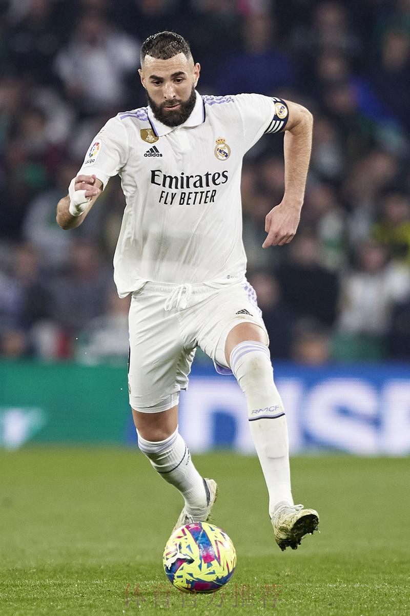 本泽马淘汰赛进10球，成首位获欧冠金靴法国球员